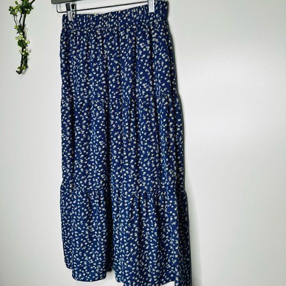 ExLura Blue Daisy Smocked Top and MIDI Skirt Set Flowers Off Shoulder Square NWT - Picture 3 of 16